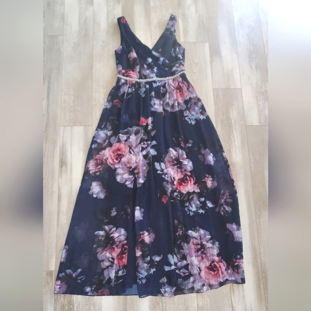 𝅺gorgeous Navy Floral Gown